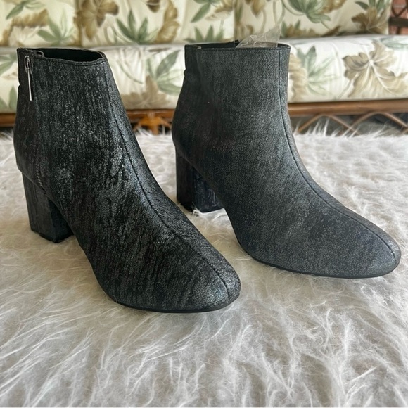 C Est 1946 Booties Ankle Black Silver Metallic 8 Block Heel Faux Leather Shimmer - Picture 5 of 16
